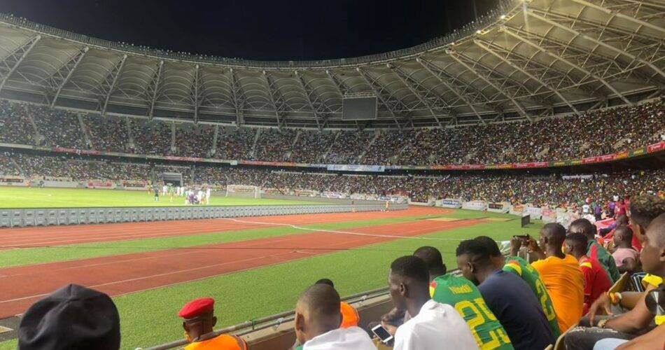 Match, Le match Cameroun-Algérie arrêté pour manque d&rsquo;éclairage, Foot Algérie
