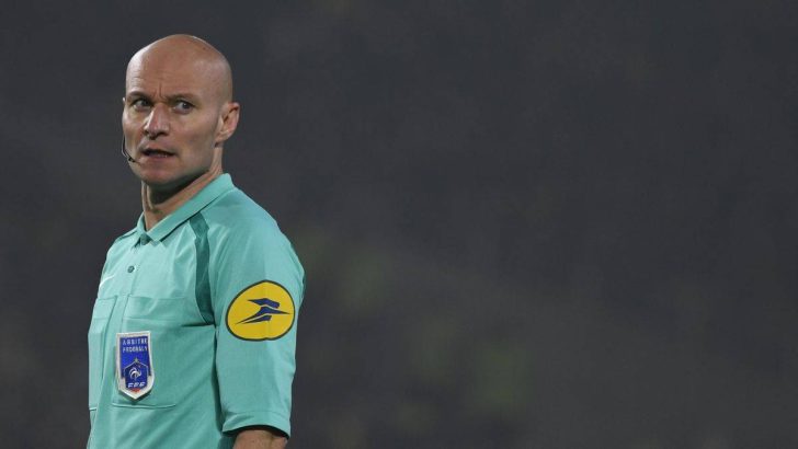 Un arbitre français traite Djamel Belmadi de « médiocre »