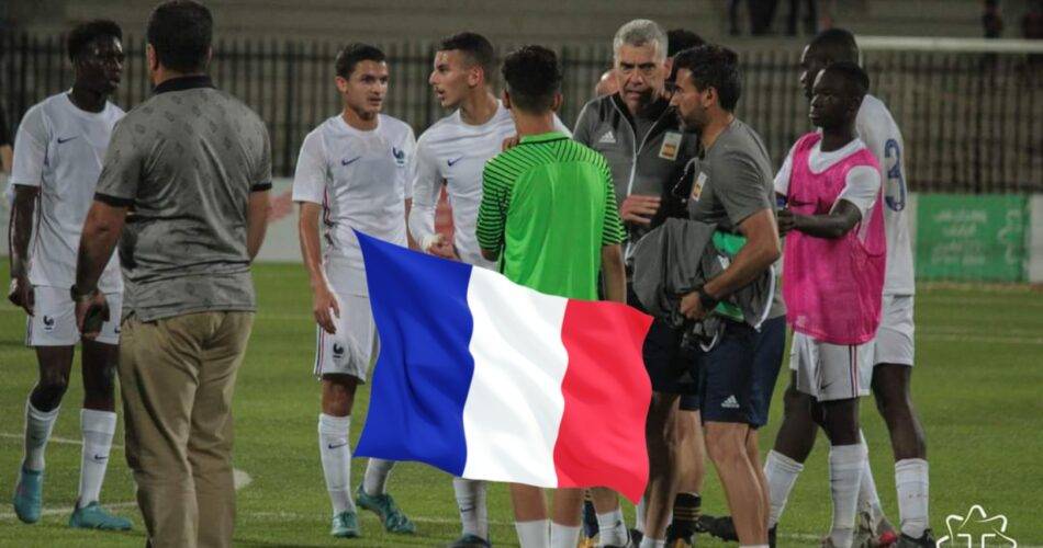Hymne national sifflé, des diplomates français furieux quittent le stade d'Oran (Vidéo) 1