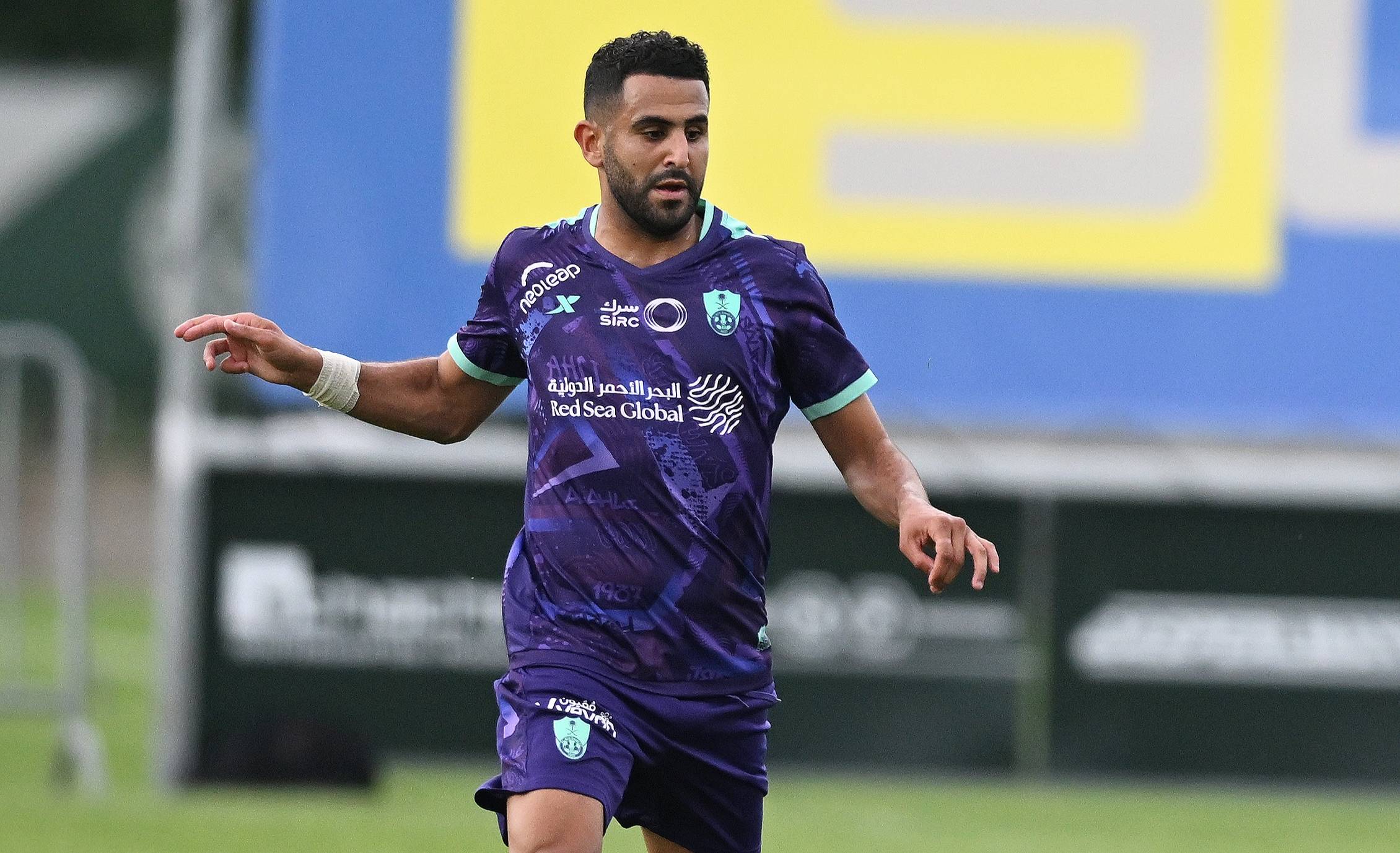 VIDÉO : Résumé du premier match de Riyad Mahrez avec Al-Ahli