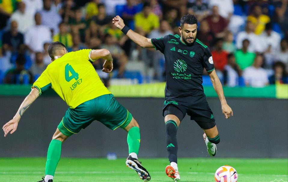 E Riyd Première distinction pour Riyad Mahrez en Arabie Saoudite - Foot ...