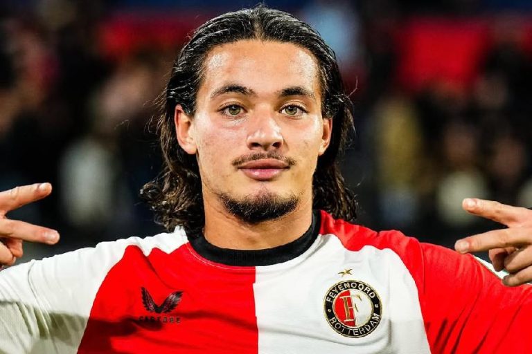 Anis Hadj Moussa fait vibrer la Premier League - Foot-algerie.com